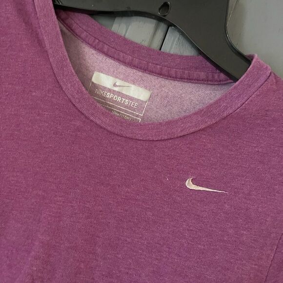 Nike Sports Tee - Picture 3 of 4